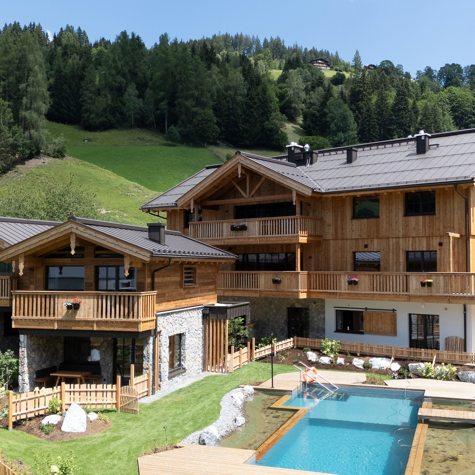 Neue Chalets und Appartements des MOAHOF in Wagrain mit Pool